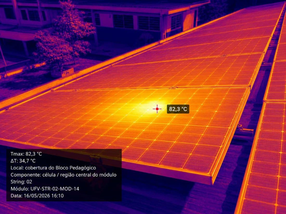 Termograma de módulo fotovoltaico com hotspot