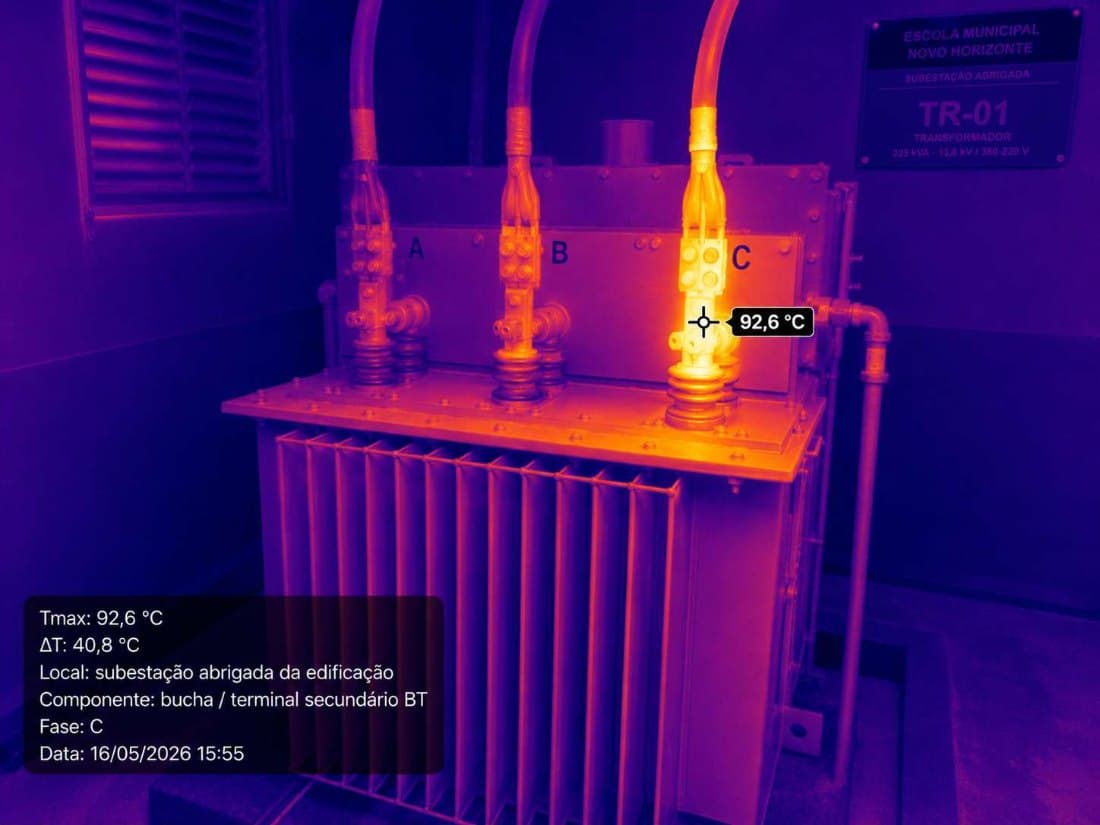 Termograma de transformador, bucha de fase C